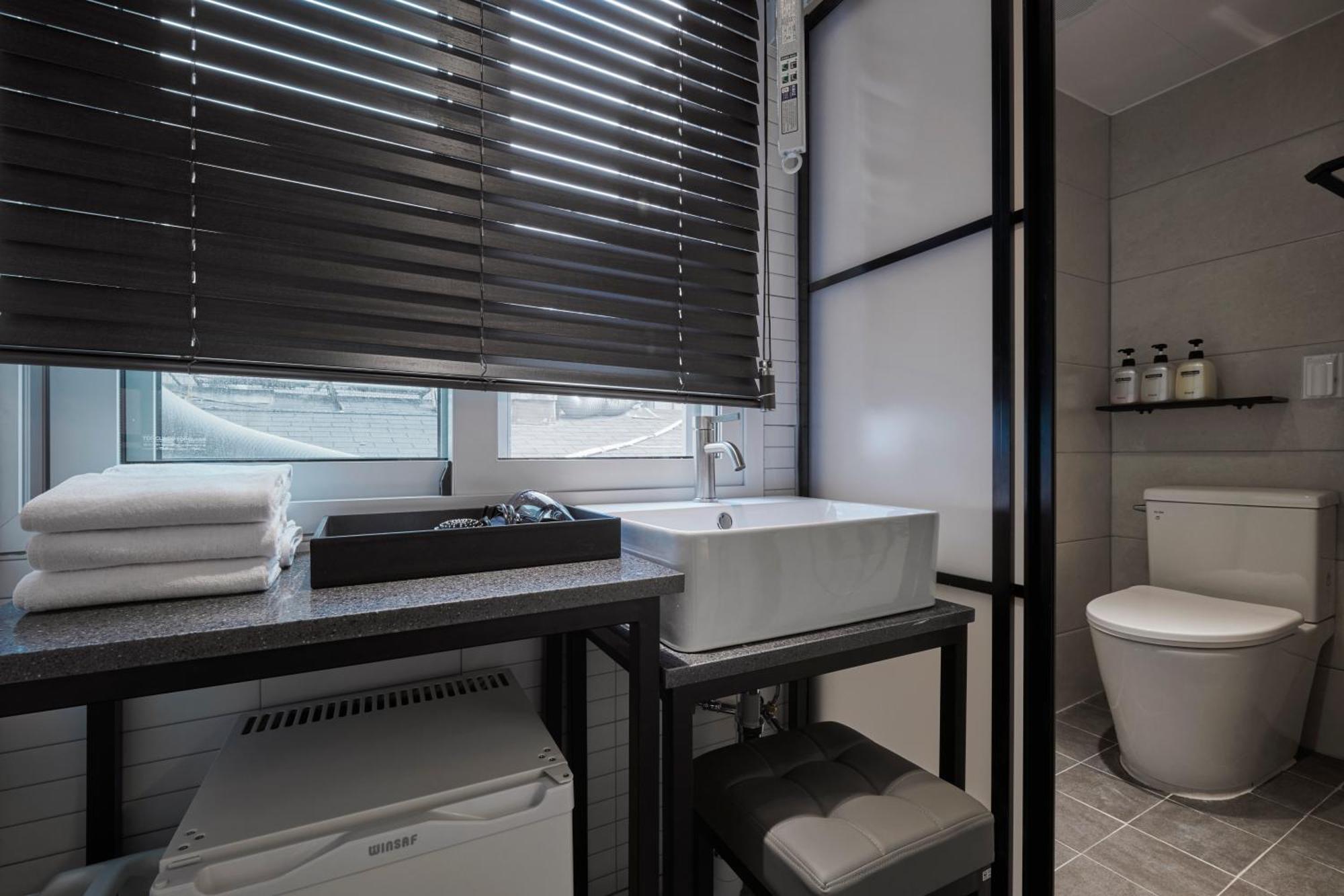 Eight Rest Myeongdong Asrama